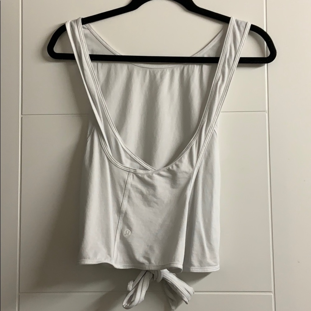 Lululemon cropped tank!